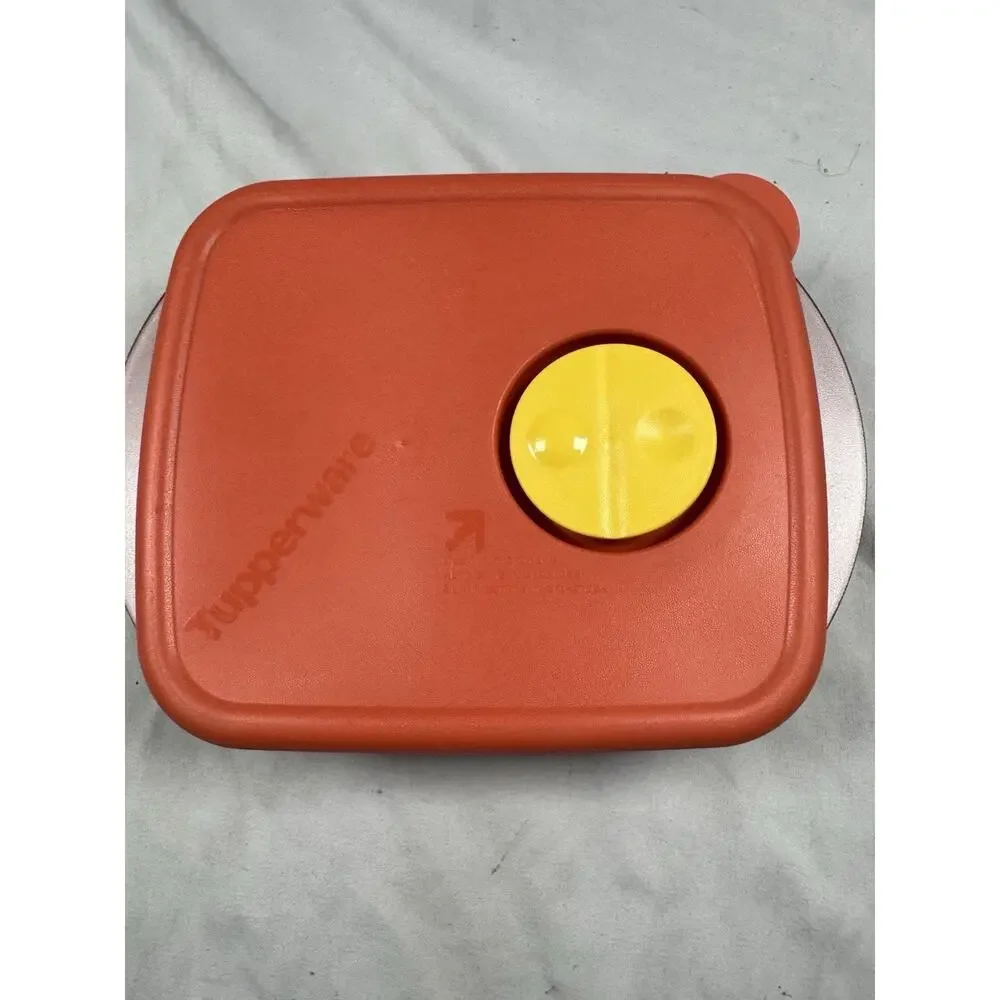 Tupperware vent serve