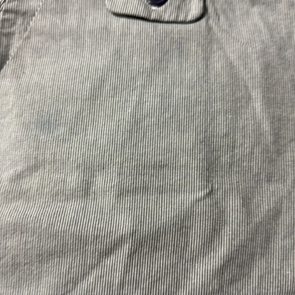 Old Navy Mid Rise Pinstriped 3-inch Shorts Size: 10