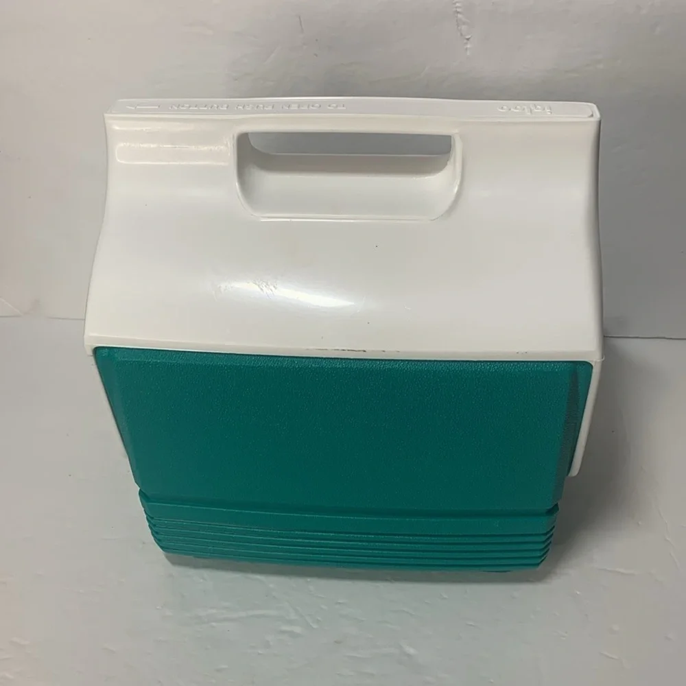 Igloo playmate cooler