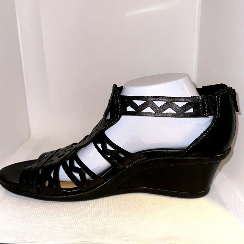 Earth cutout leather