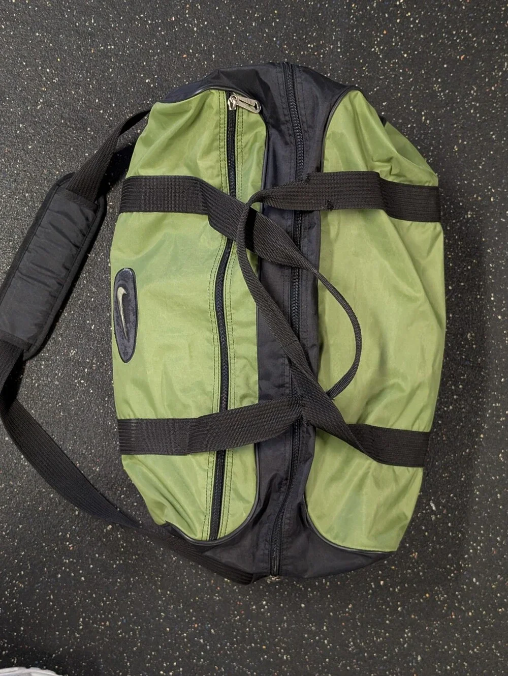 Nike vintage duffle