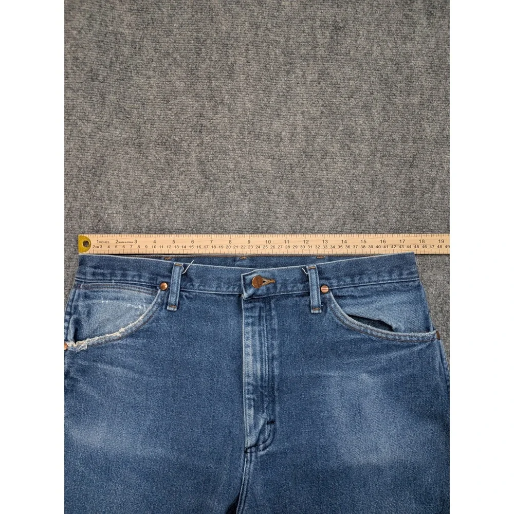 Wrangler marked 35x32