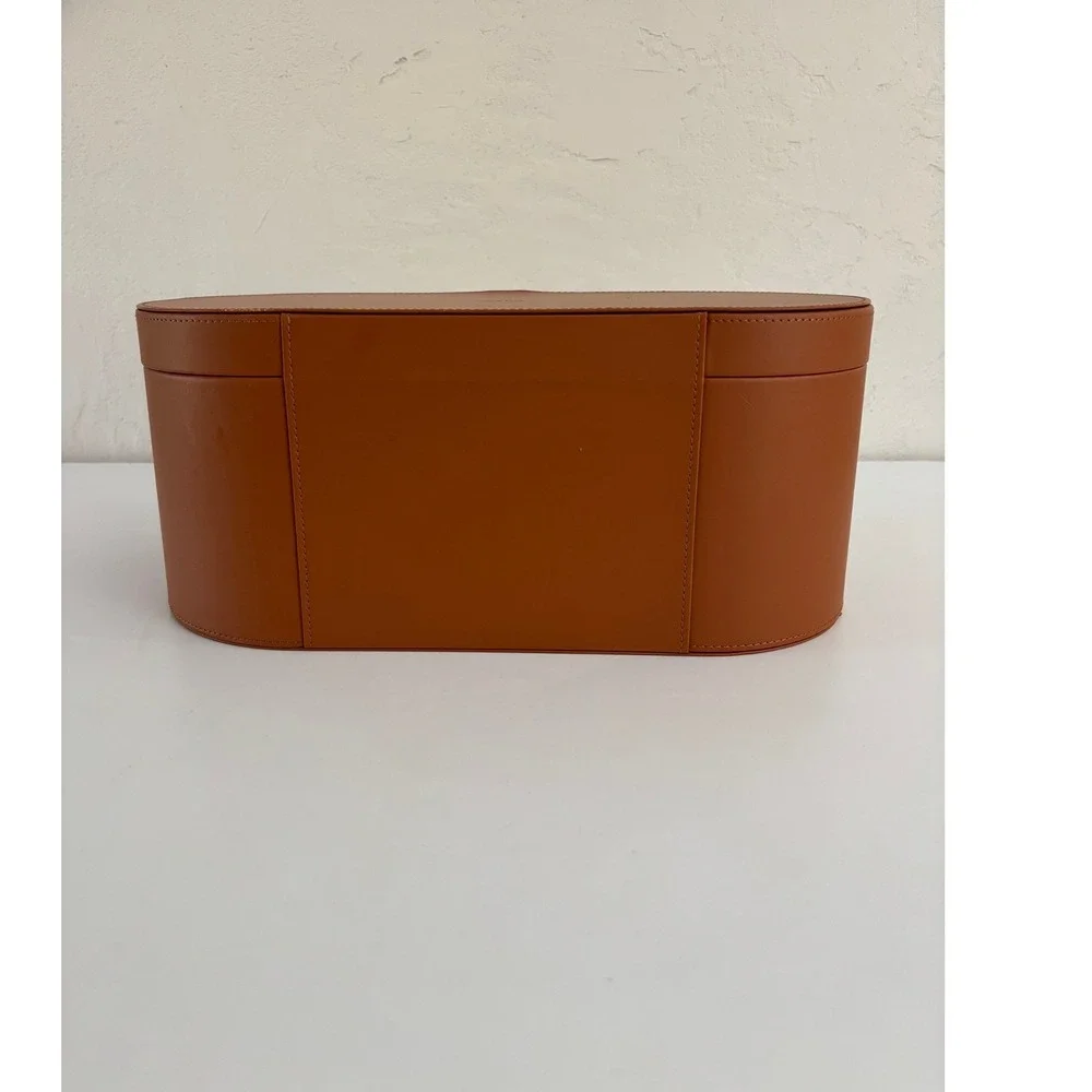 Dyson presentation case