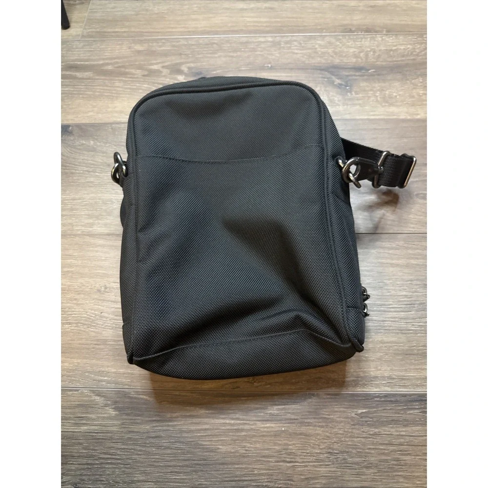 Tumi alpha pocket