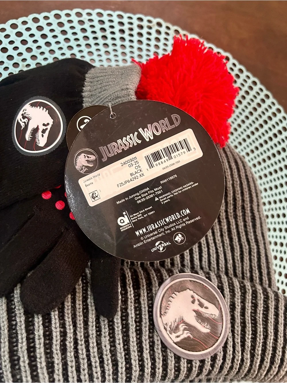 New NWT Jurassic World Kids Ribbed Pom Beanie and Gloves One Size Fits Most