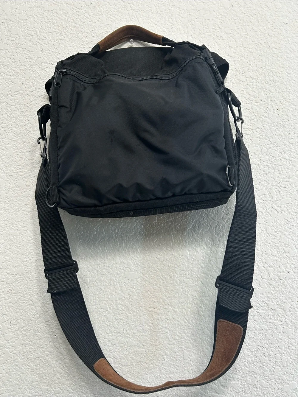 Tamrac black shoulder