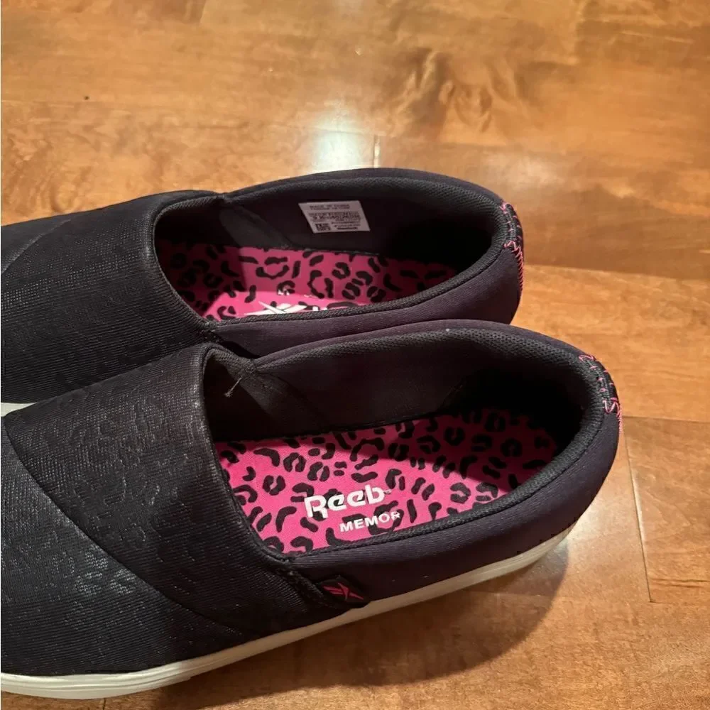 Reebok woman’s slip