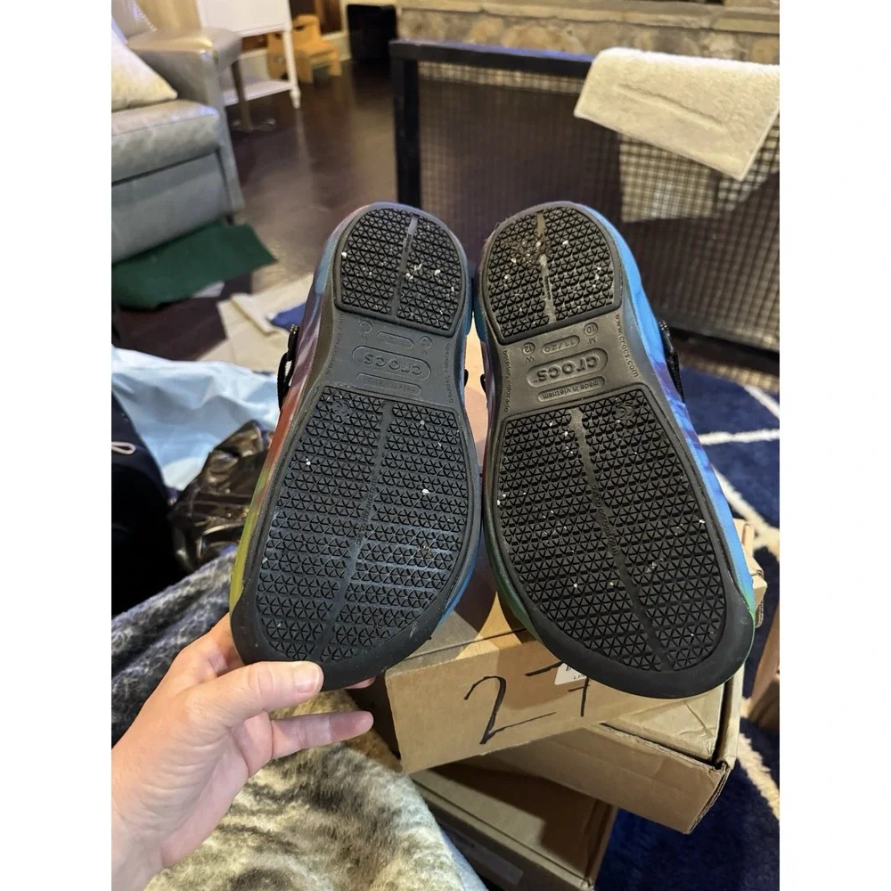 CROCS step into