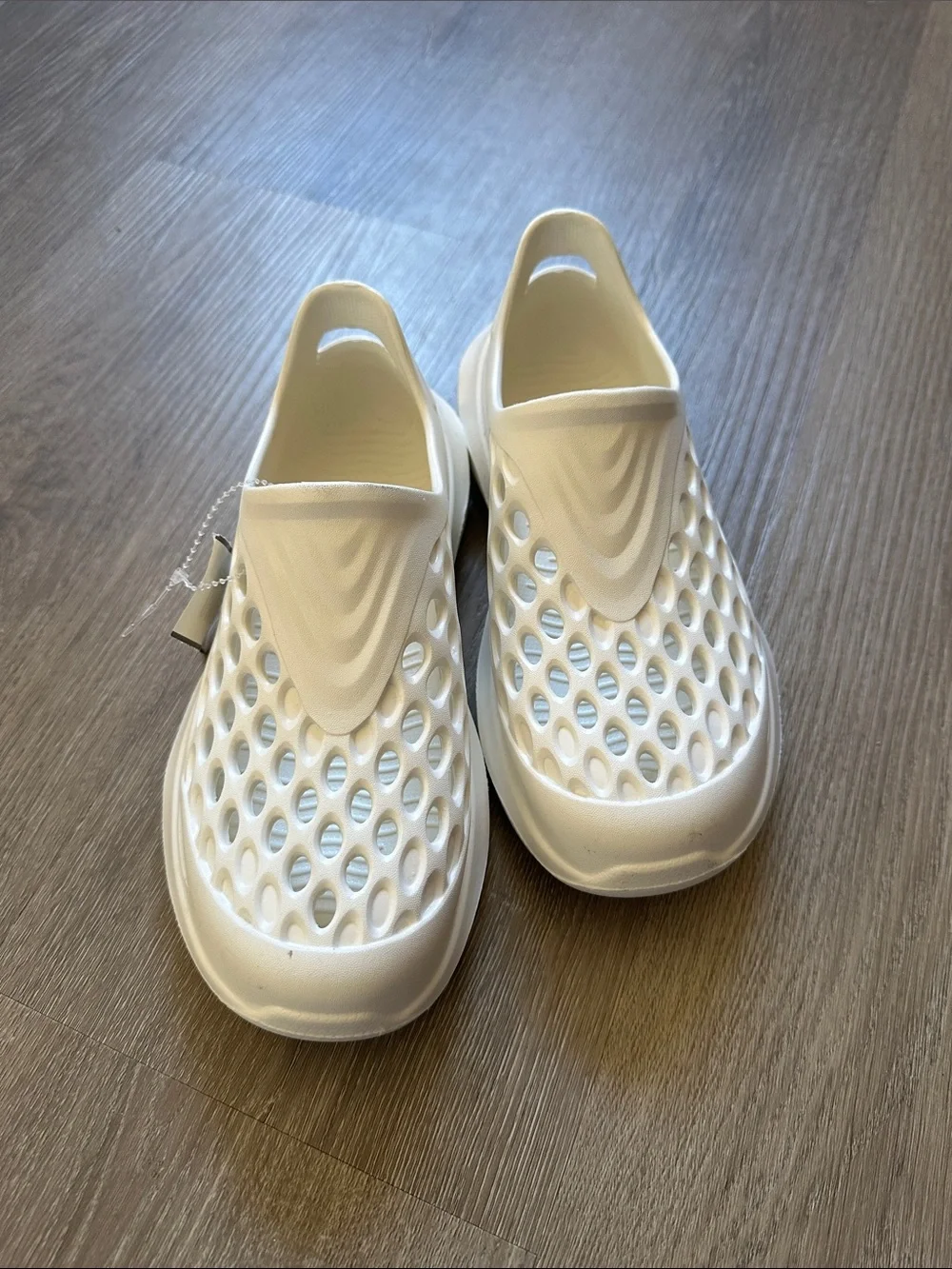 Rugged Shark breathable white