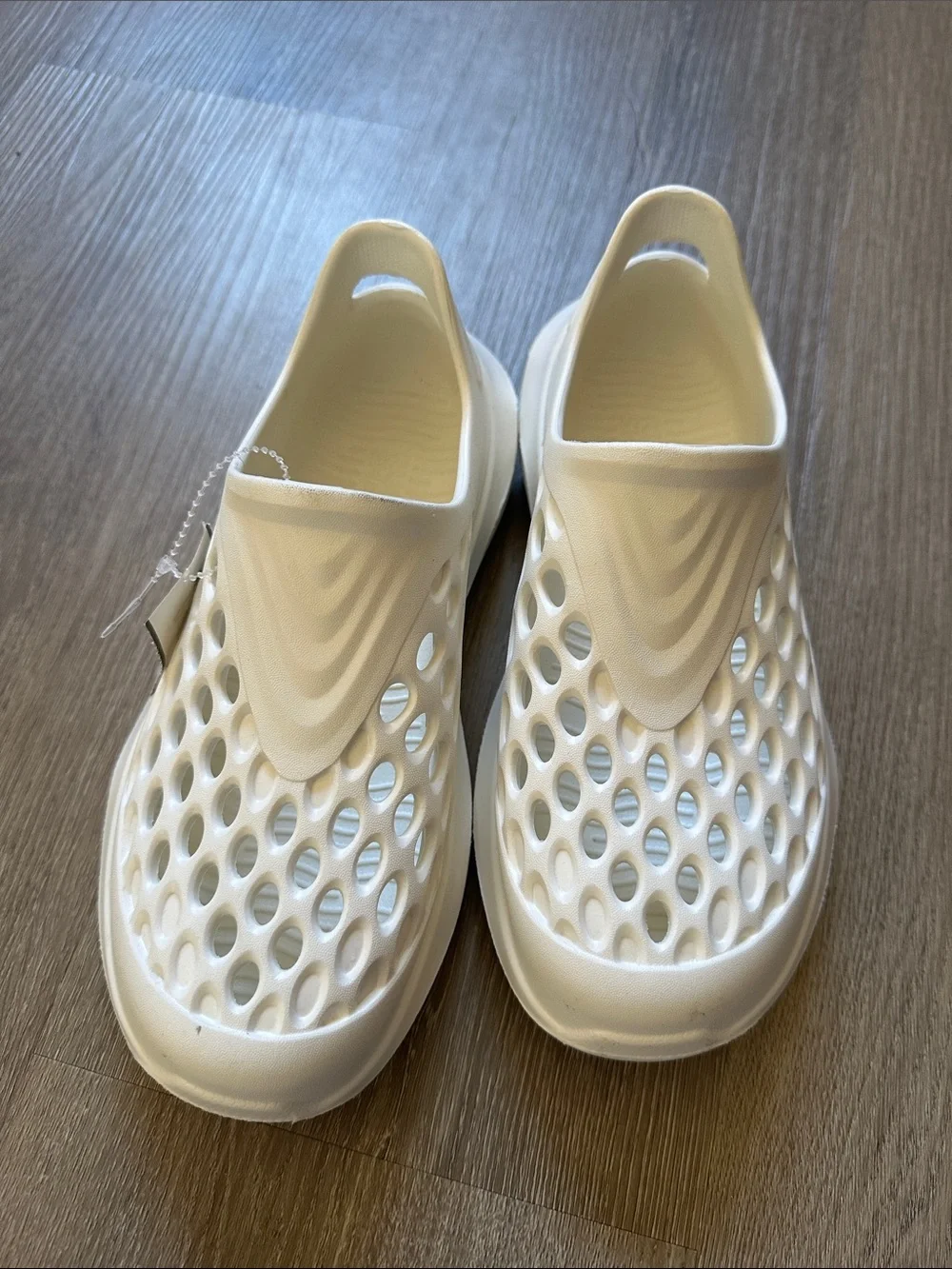 Rugged Shark breathable white