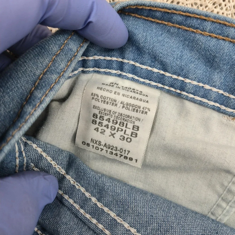 Wrangler size 42x30