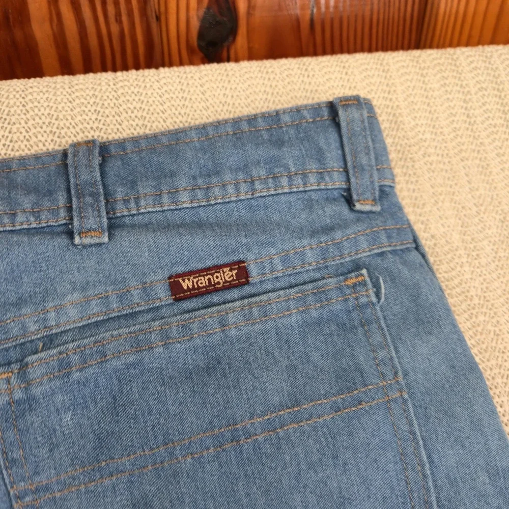 Wrangler size 42x30