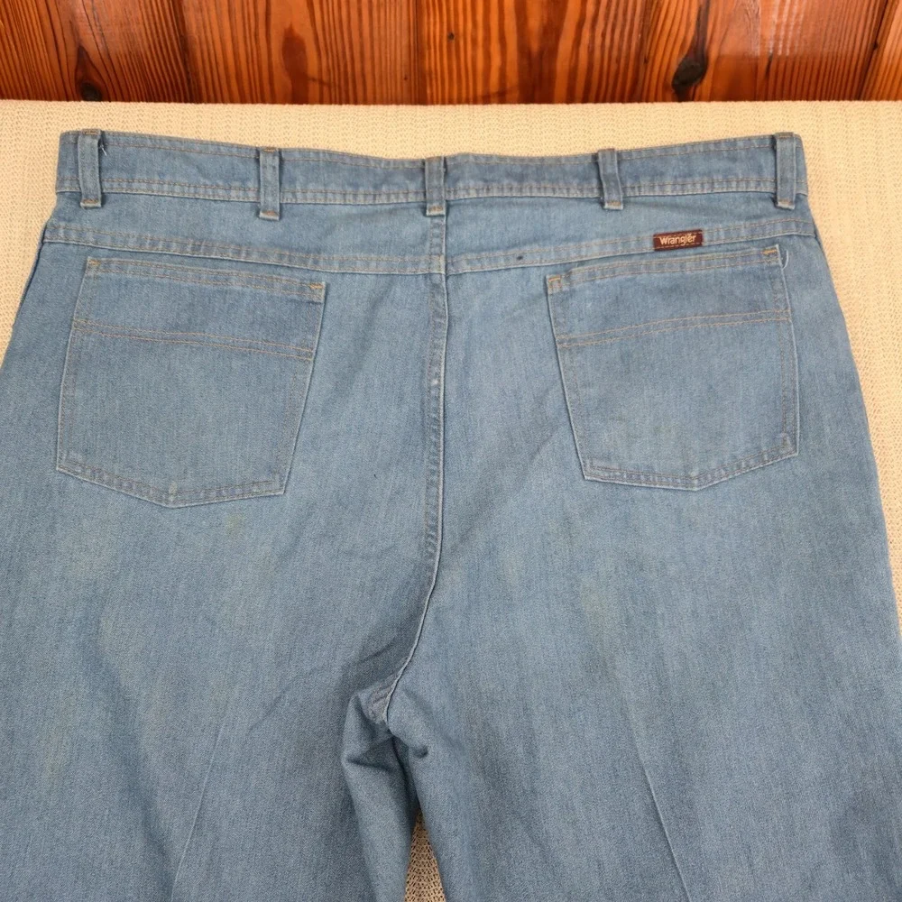 Wrangler size 42x30