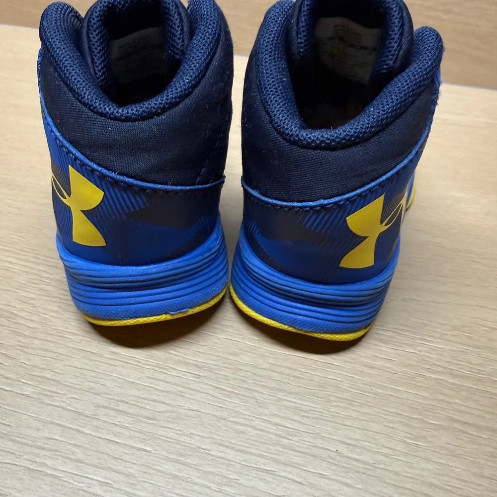 Under Armour Curry 2.5 Infant Size 5K Blue Yellow Basketball Shoes SC30 Sneakers