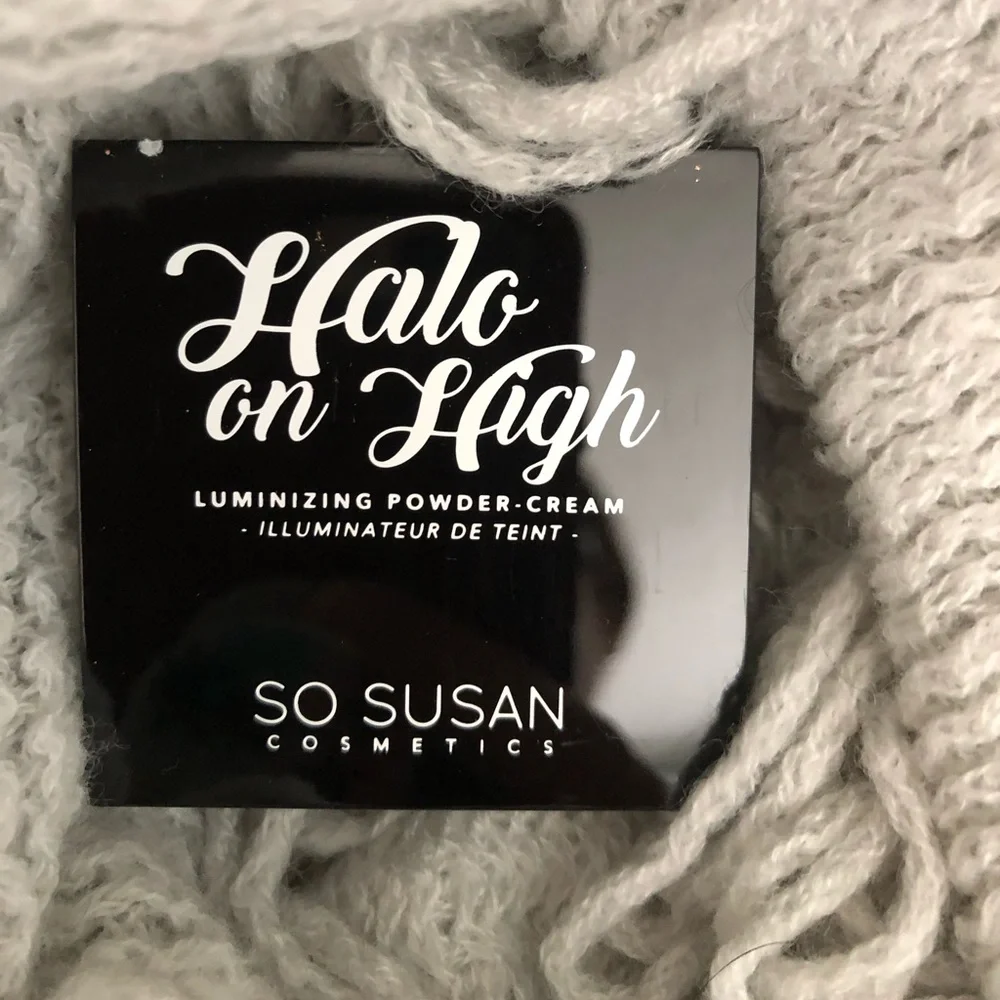 So Susan Cosmetics powder product skin