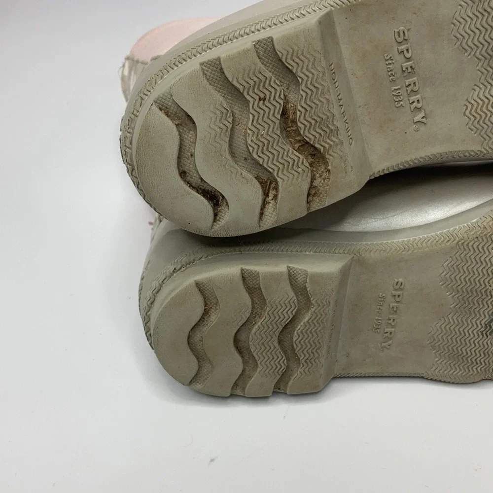 Sperry lace up