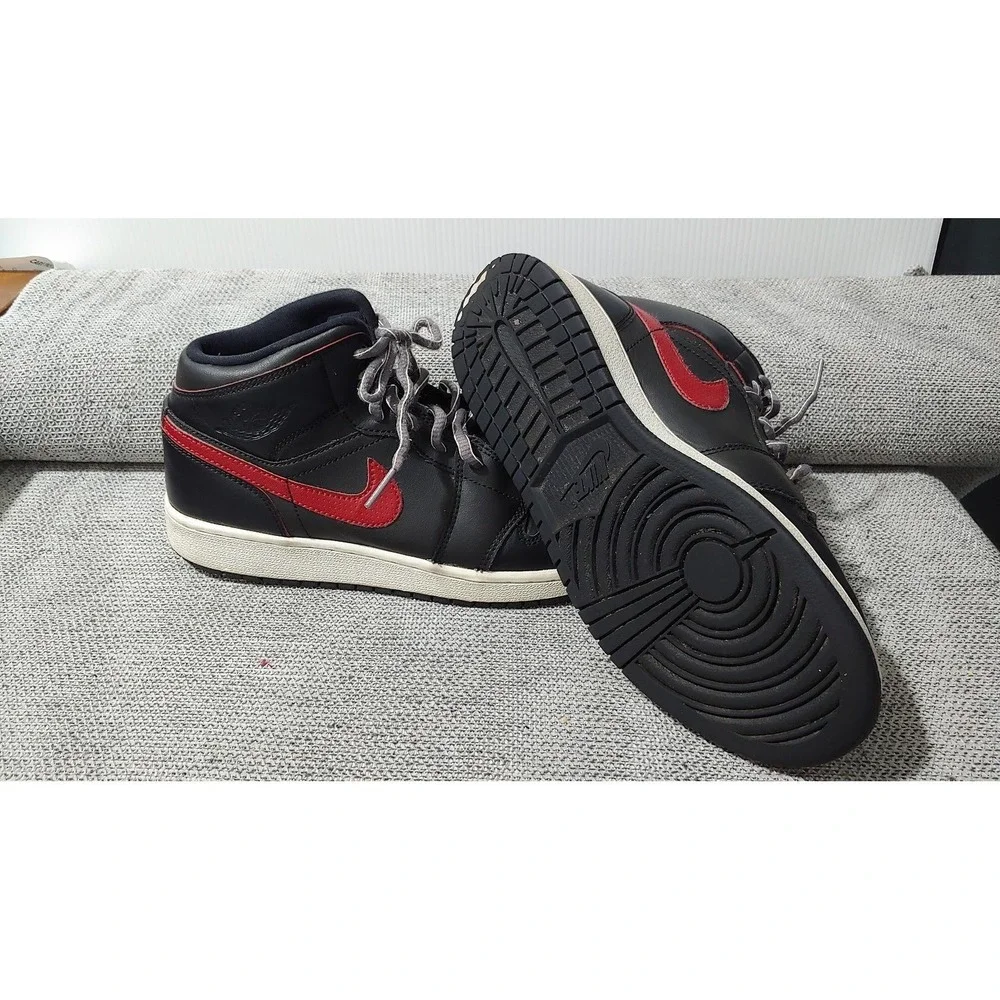 Nike pair air