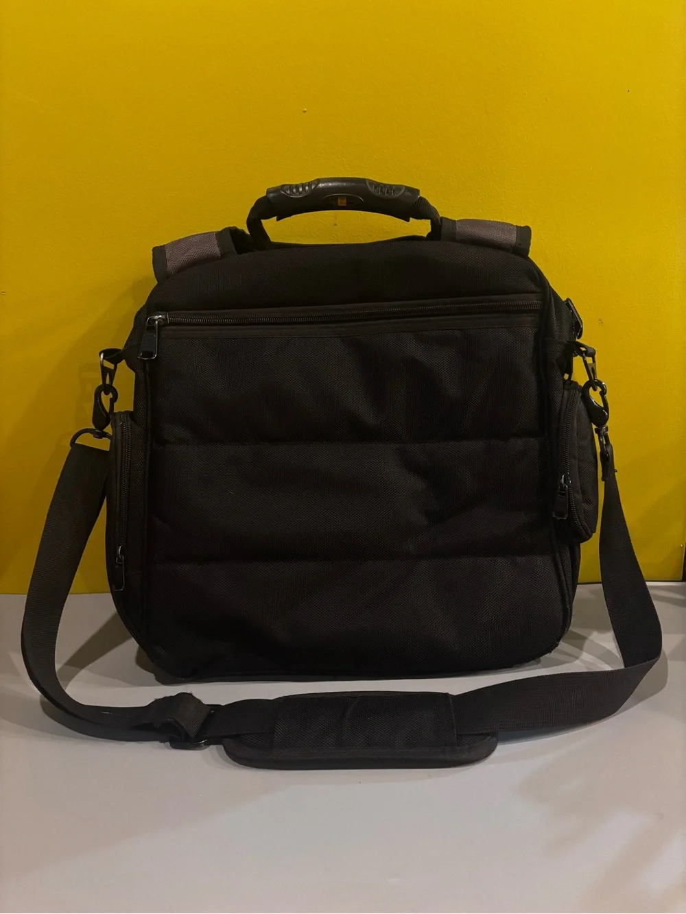 Ful gray black