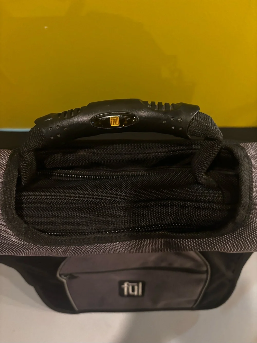 Ful gray black