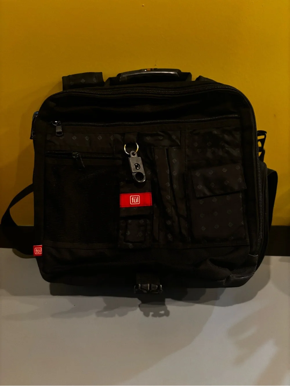 Ful gray black