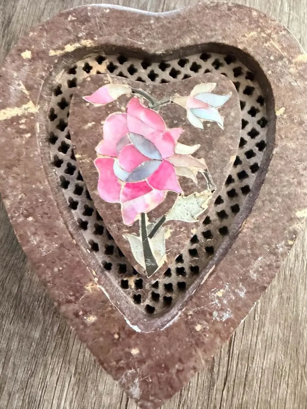 Unbranded hand carved