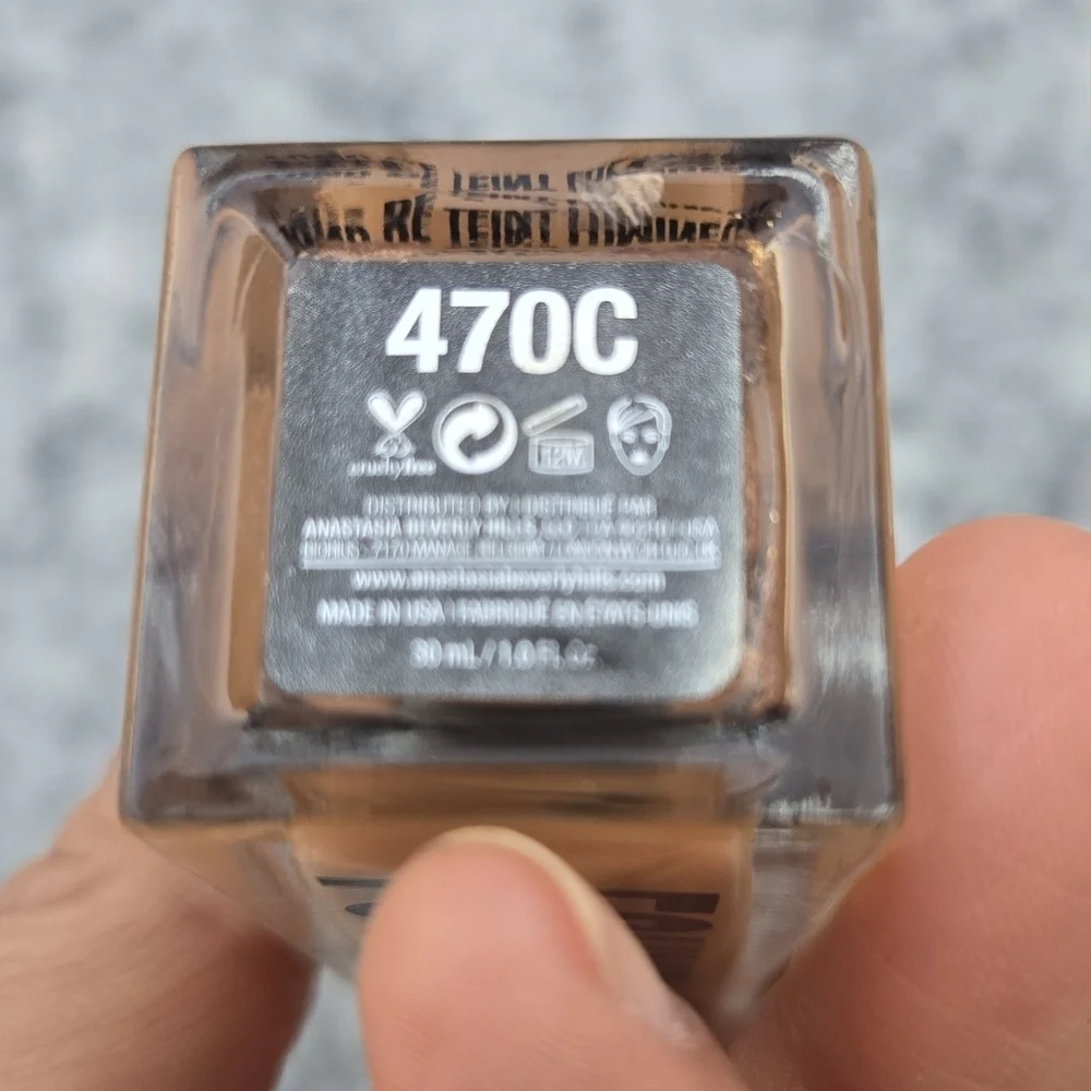 Anastasia Beverly Hills shade 470c