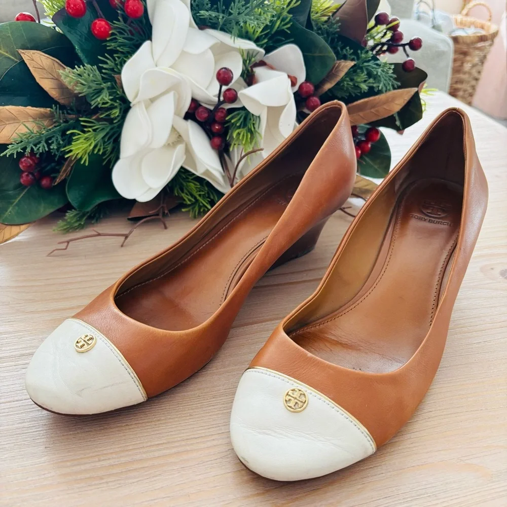 Tory Burch Women’s Tiffy Wedge Pumps Tan and‎ Cream Gold Wedges Size 10M