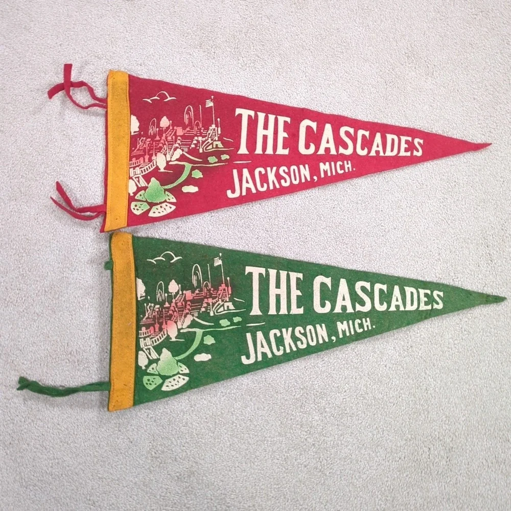 2 The Cascades Jackson Michigan MI Felt‎ Pennant Vintage Travel Souvenir 40s 50s