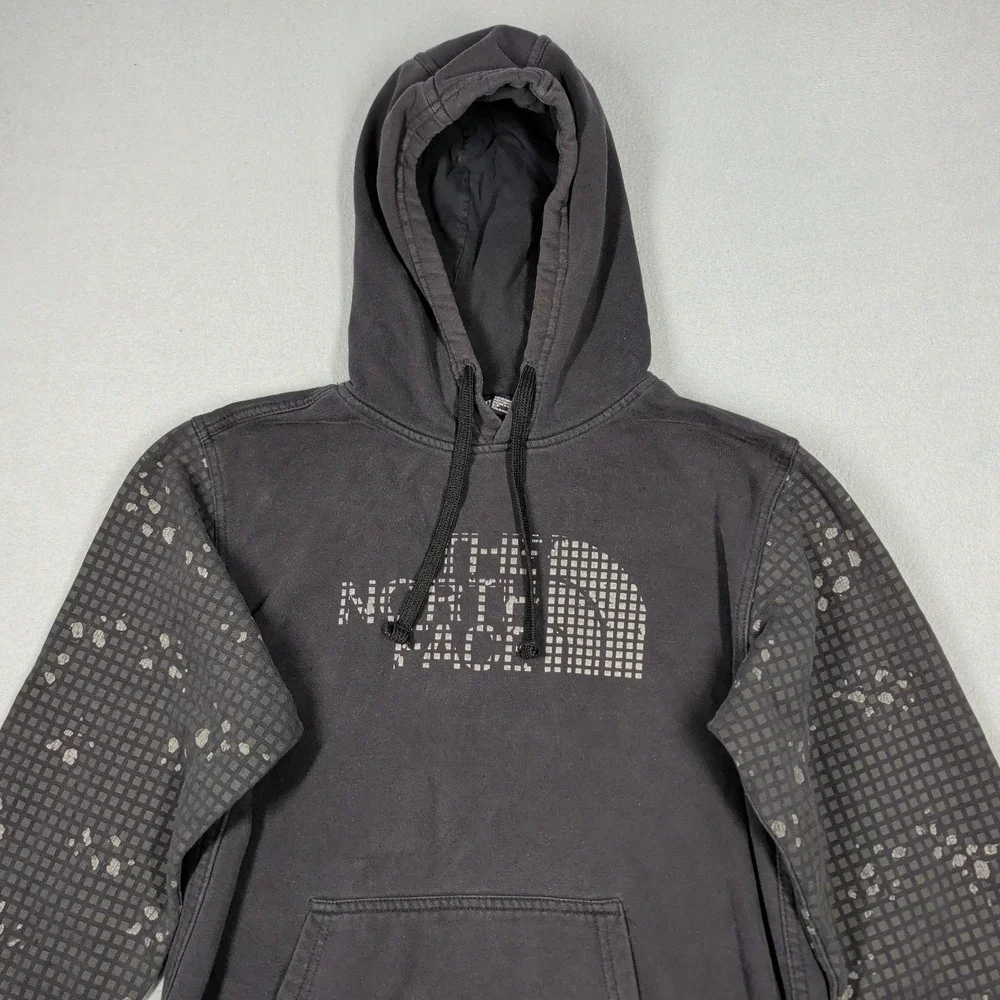 The North Face Hoodie Mens Small‎ Black Grid Logo Splatter Sleeve Pullover