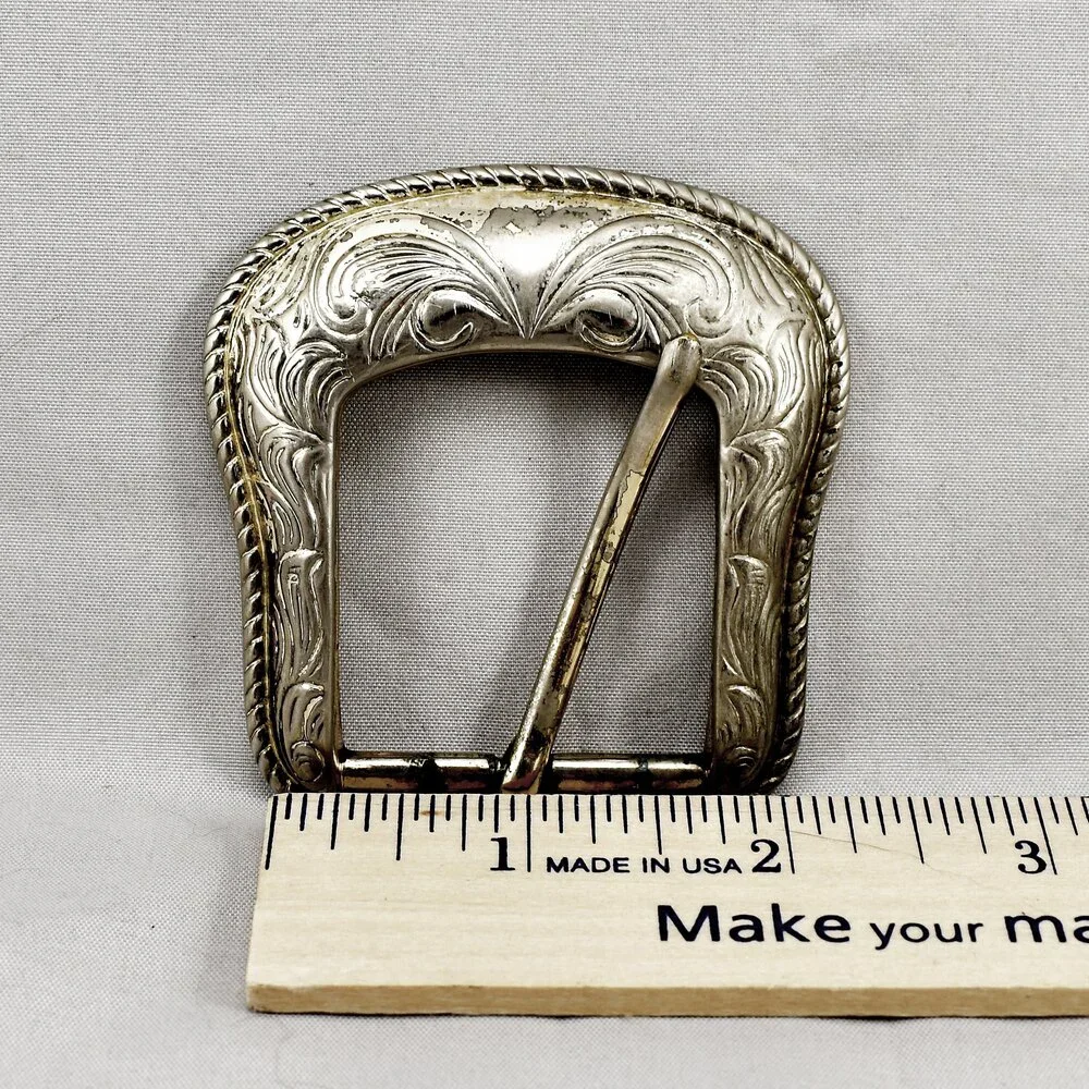 N/A vintage belt