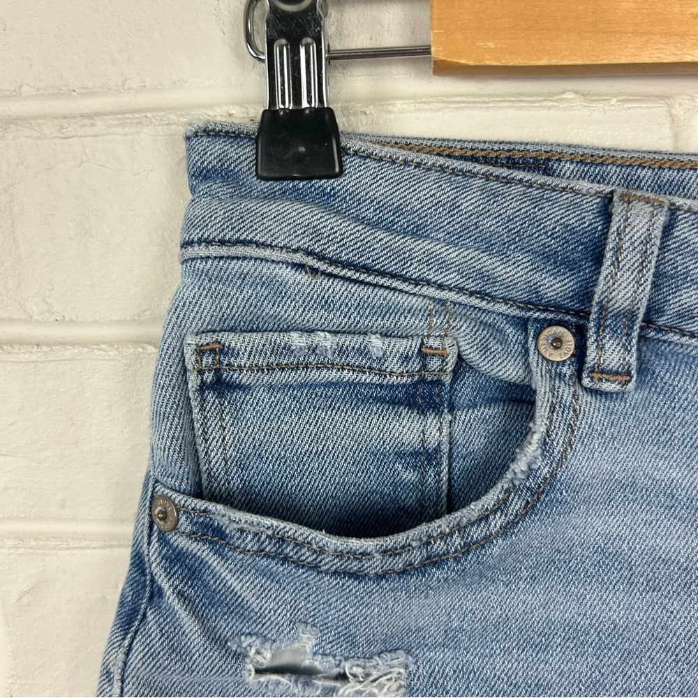 American Eagle Outfitters good pre