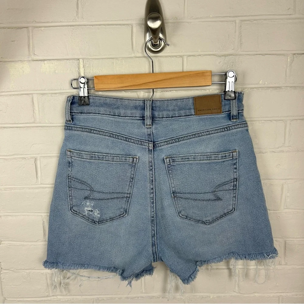 American Eagle Outfitters good pre
