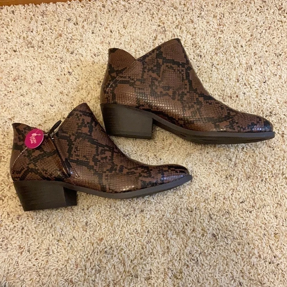 SO snakeskin printed