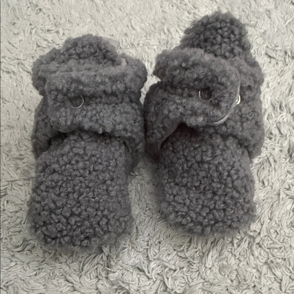Soft Gray Kids bootiez