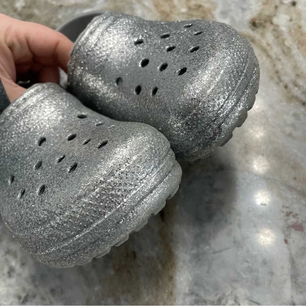 CROCS same have are