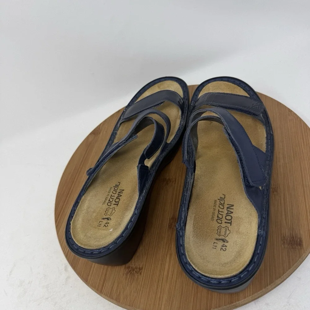 Naot quito navy