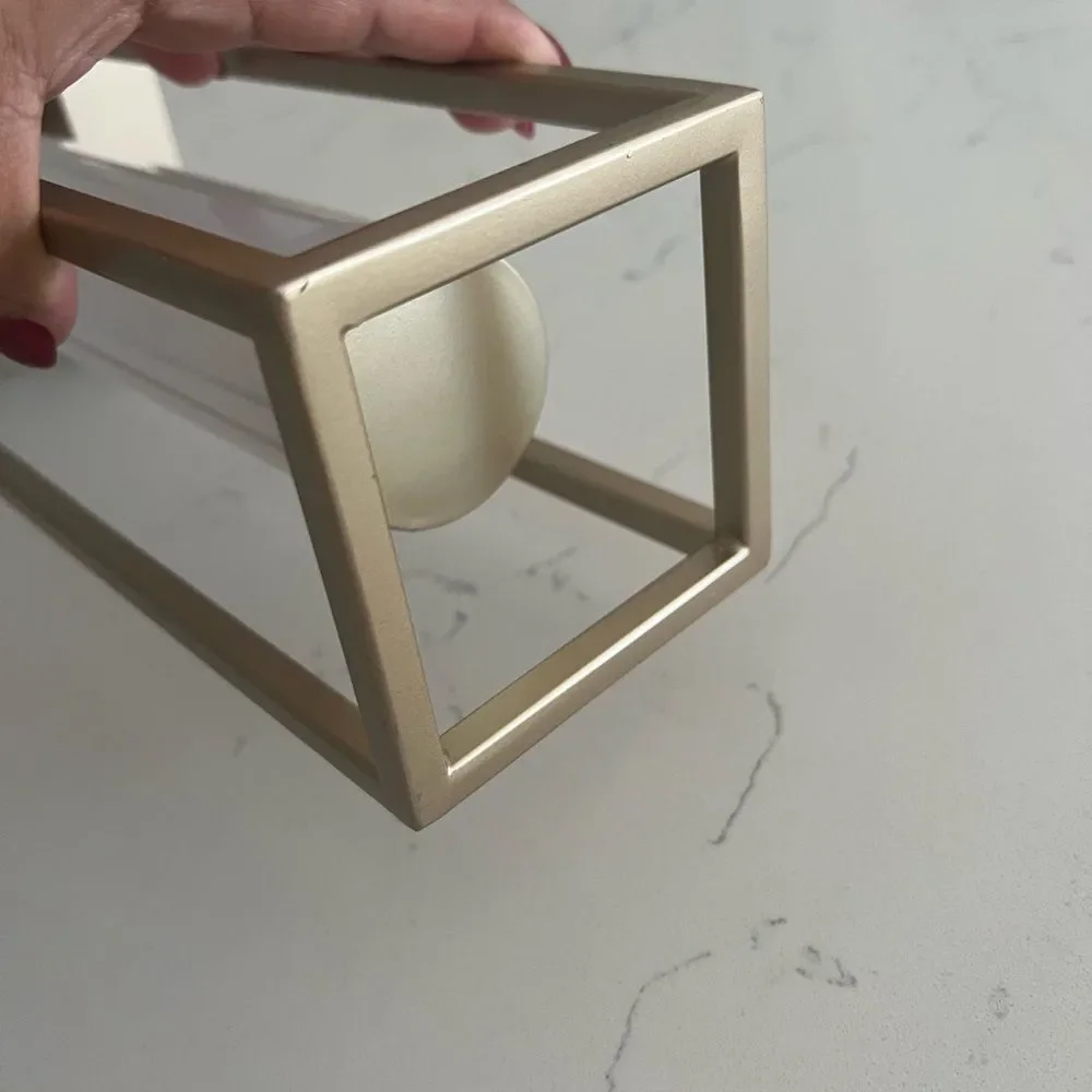 Everly Quinn wall mount
