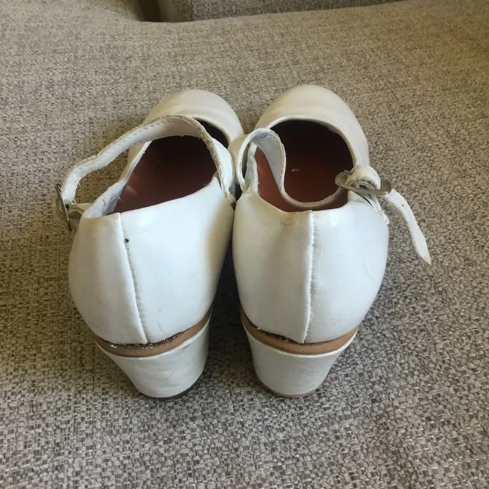 N/A classic white
