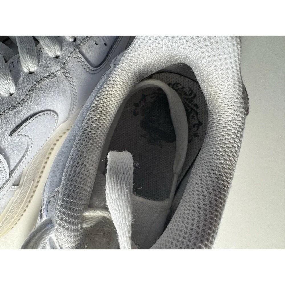 Nike iconic low