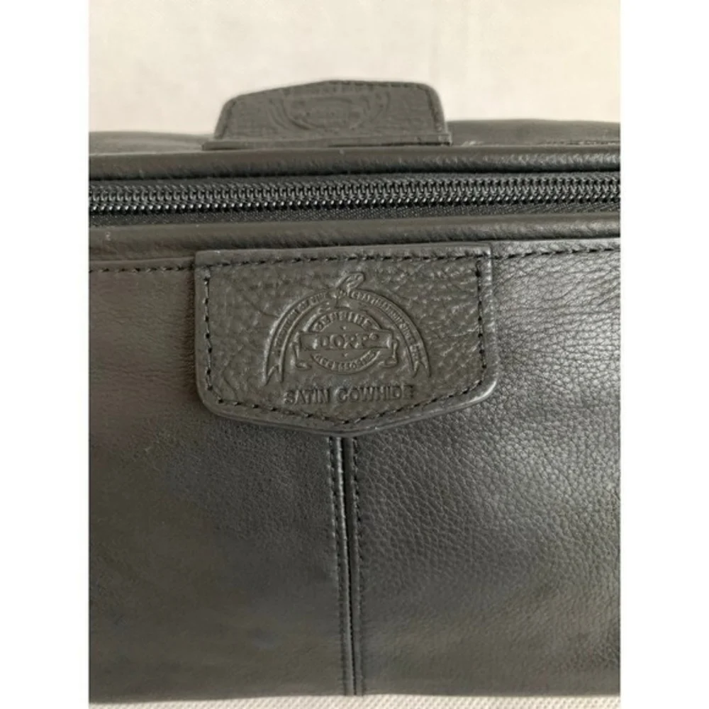 Dopp black satin