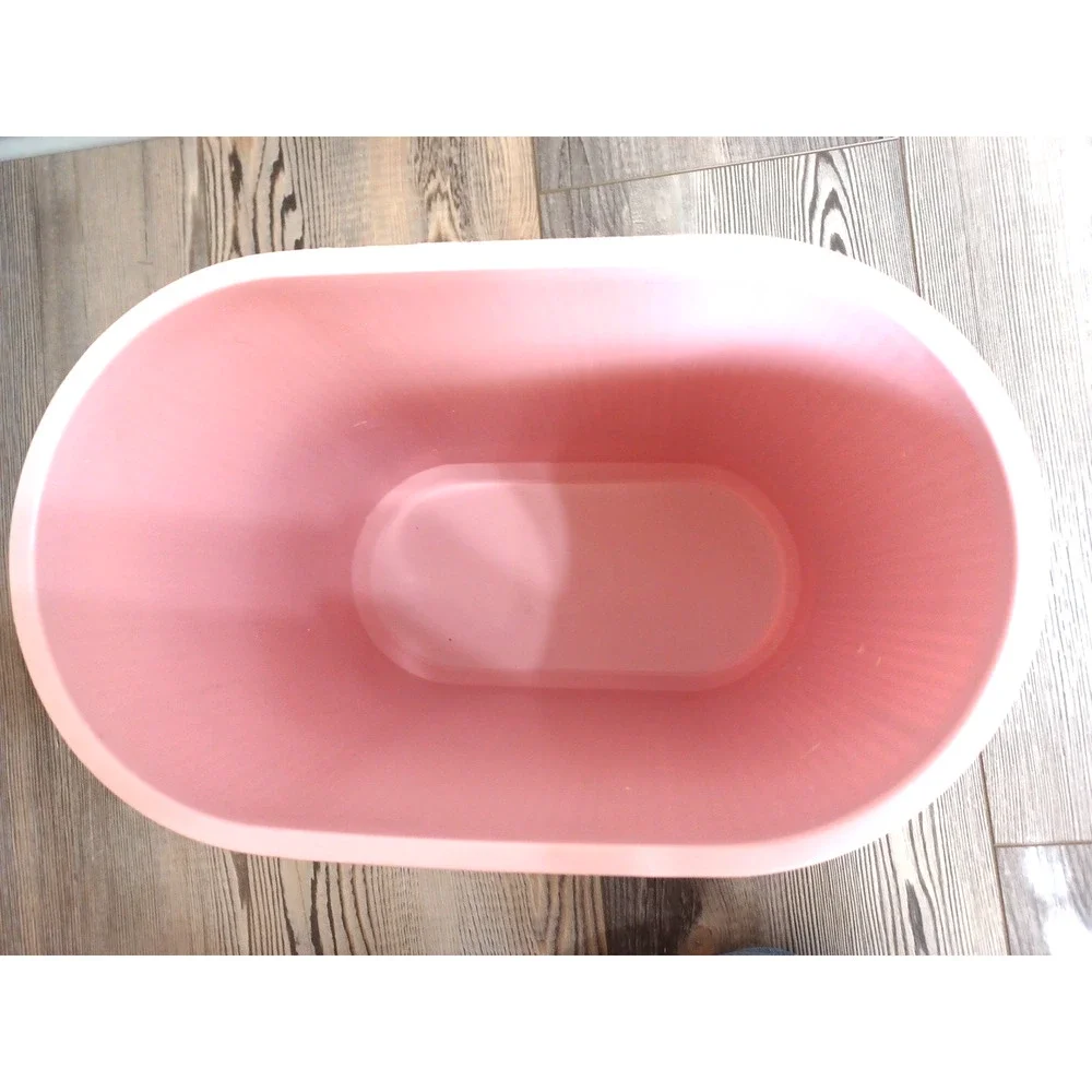 Rubbermaid preowned good