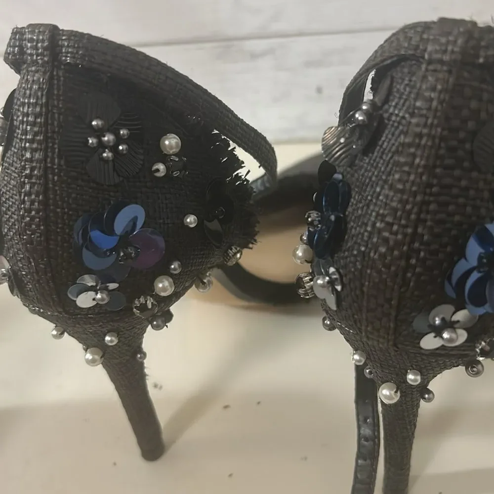 Zara woman pointed