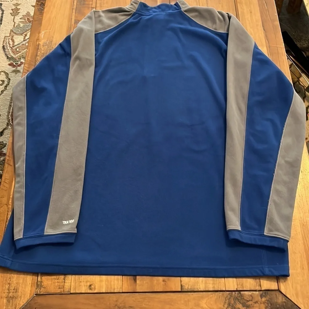 The North Face shirt gray