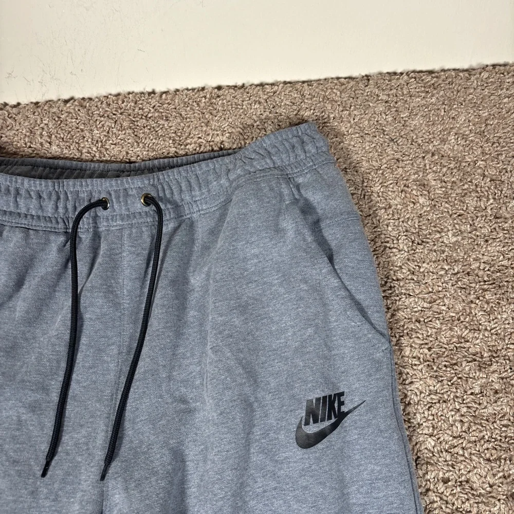 Nike sportswear tech