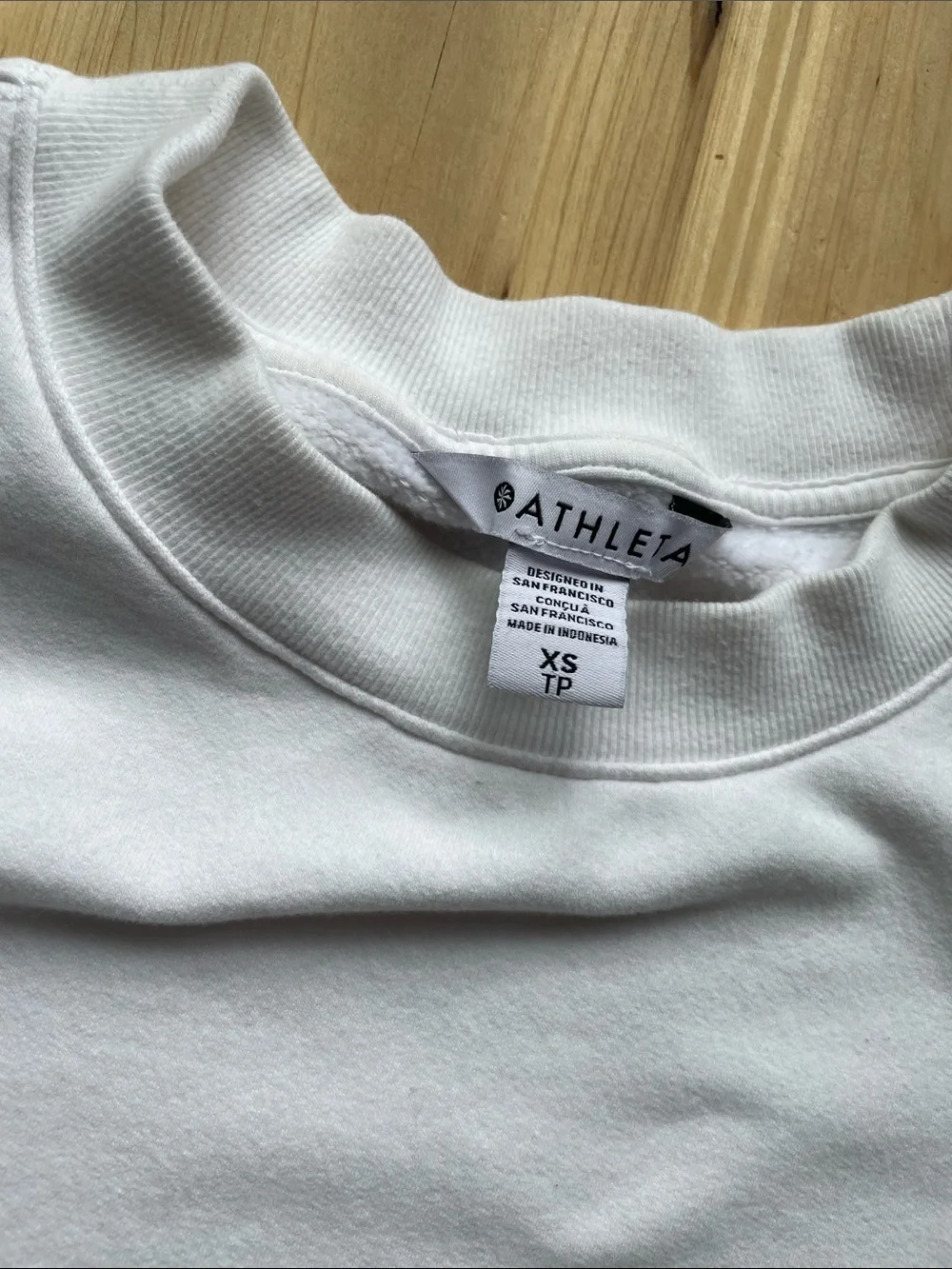 Athleta classic crewneck