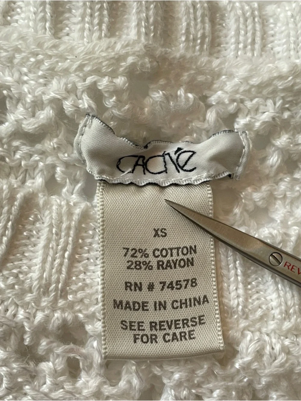 Cache caché white