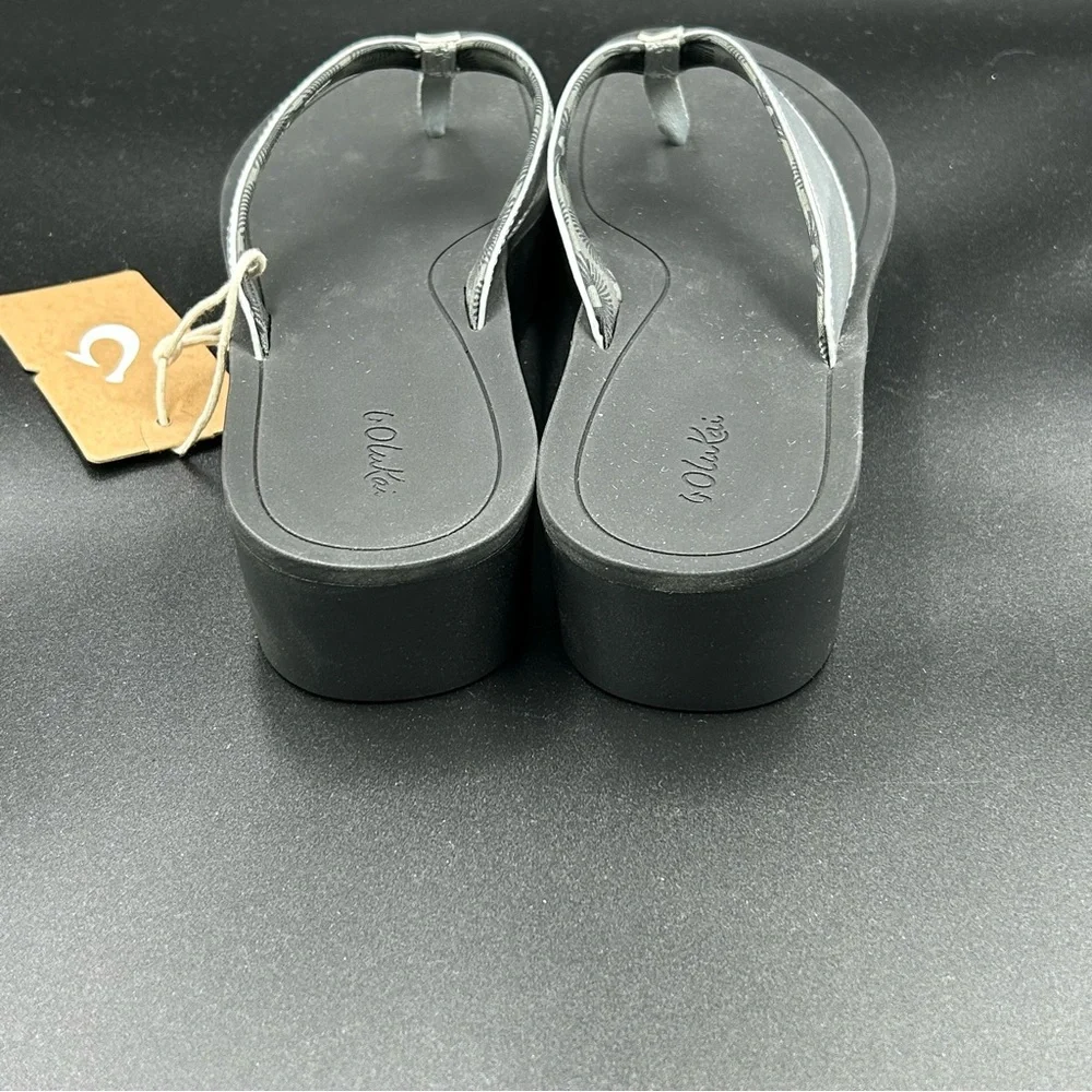 OluKai sleek sandals