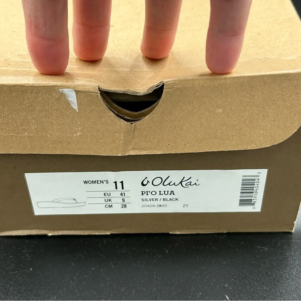 OluKai sleek sandals