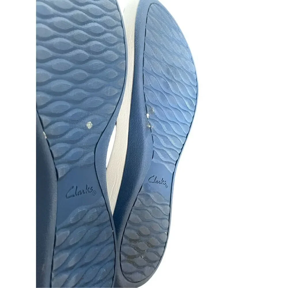 Clarks preowned women’s