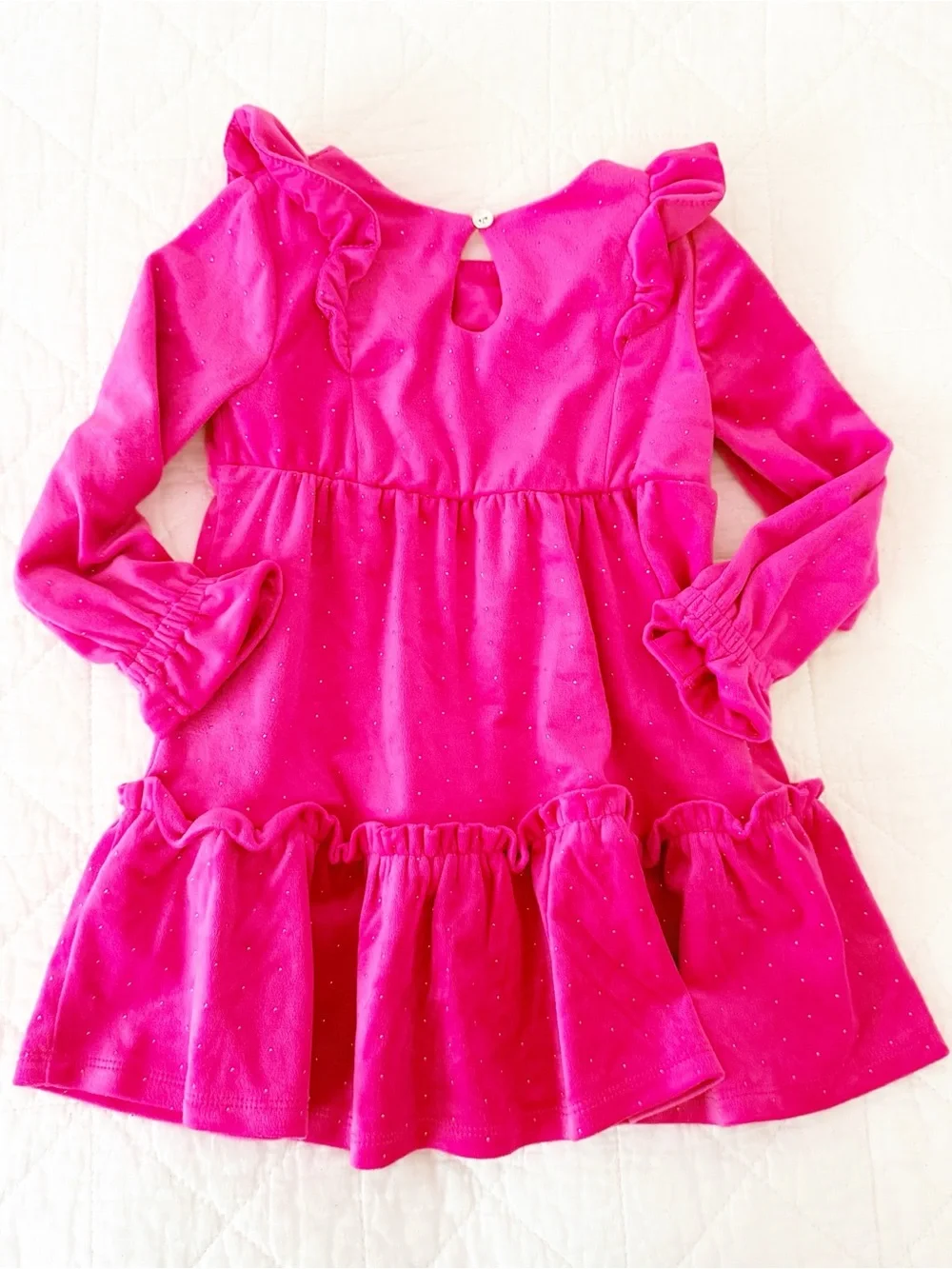 Tahari once simple by